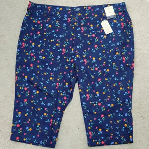 St. John's Bay Capri Pants 24W NWT Women's Plus Size Navy Blue Flowers Slimming